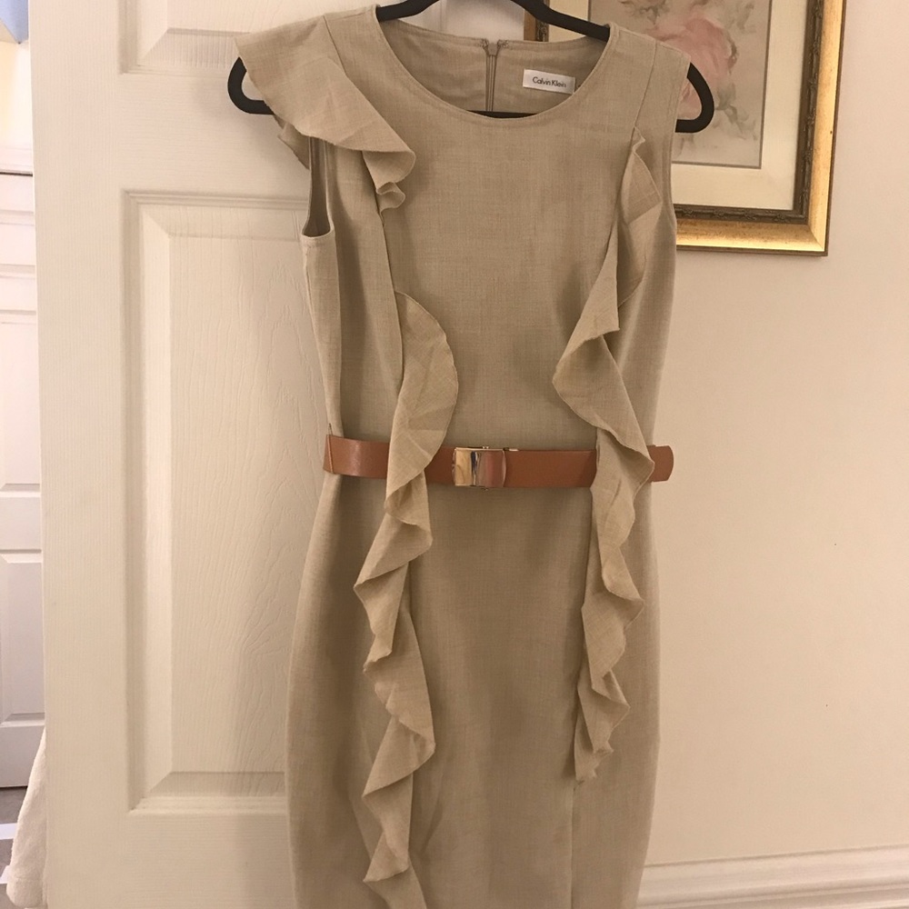 SALE SUNDAY! 🌟 EUC Calvin Klein Shift ❤️